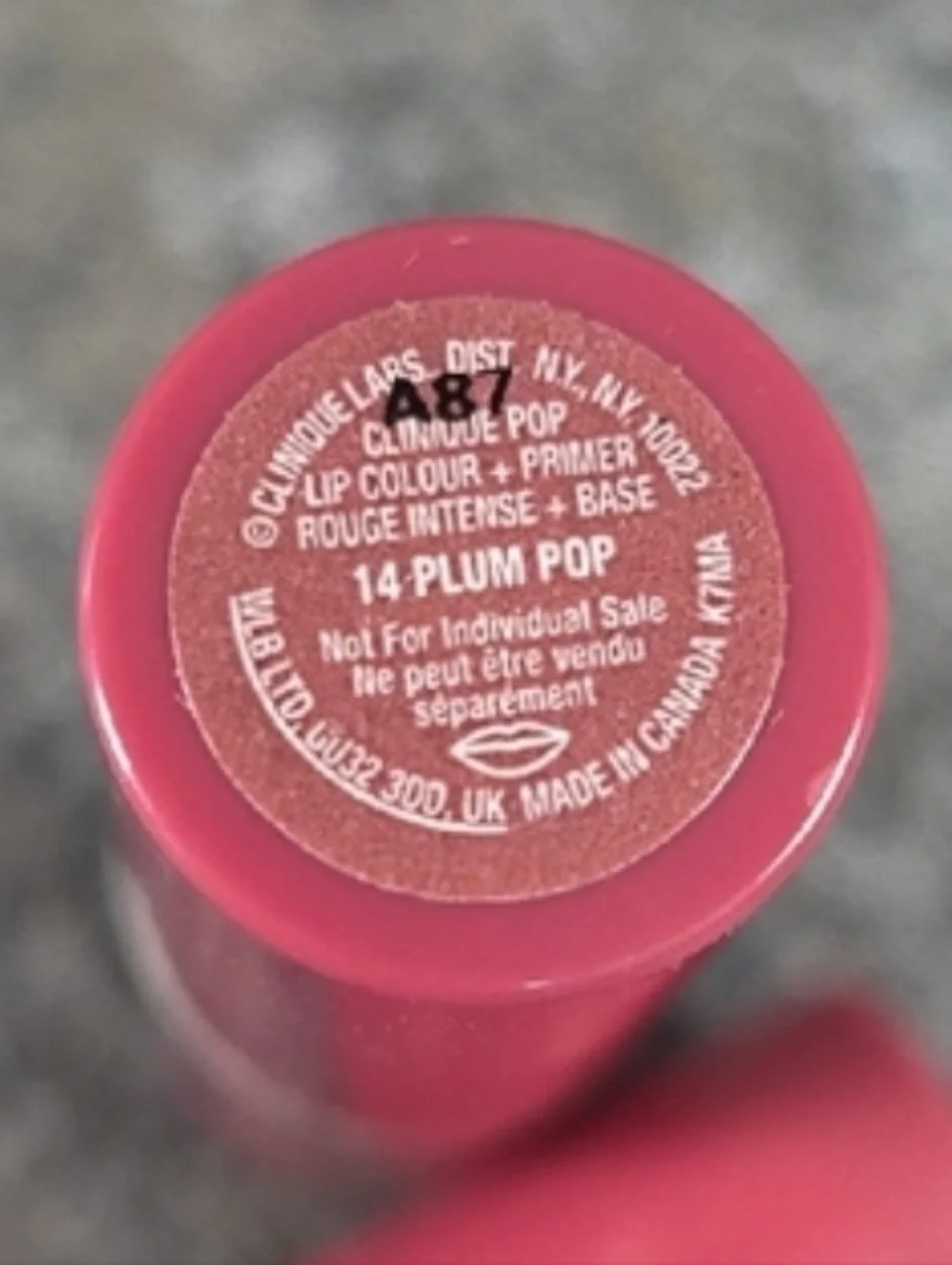 Clinique Pop Lip Colour + Primer Rouge Intense + Base 14 Plum Pop